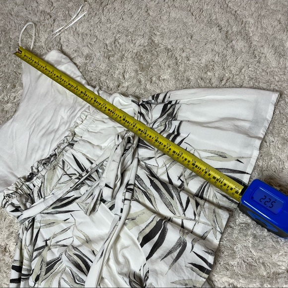 Sage leaf pattern romper - Picture 14 of 16